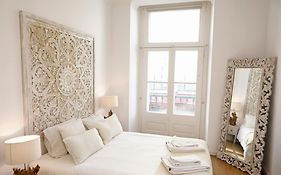 Falua Apartment - By Mayoral